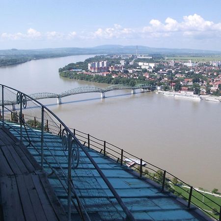 Ria Panzio Bed & Breakfast Esztergom Exterior photo