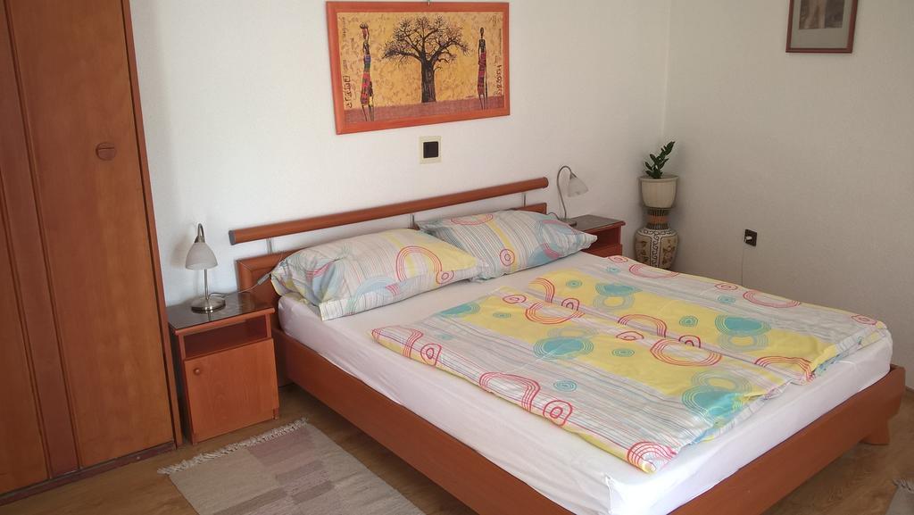Ria Panzio Bed & Breakfast Esztergom Exterior photo